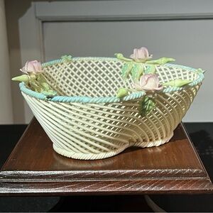 Vintage Belleek fine Irish woven porcelain basket roses clovers 6.75"